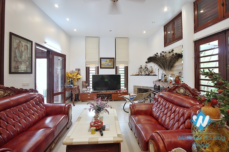 Green house with huge garden for rent in Tay Ho, Ha Noi