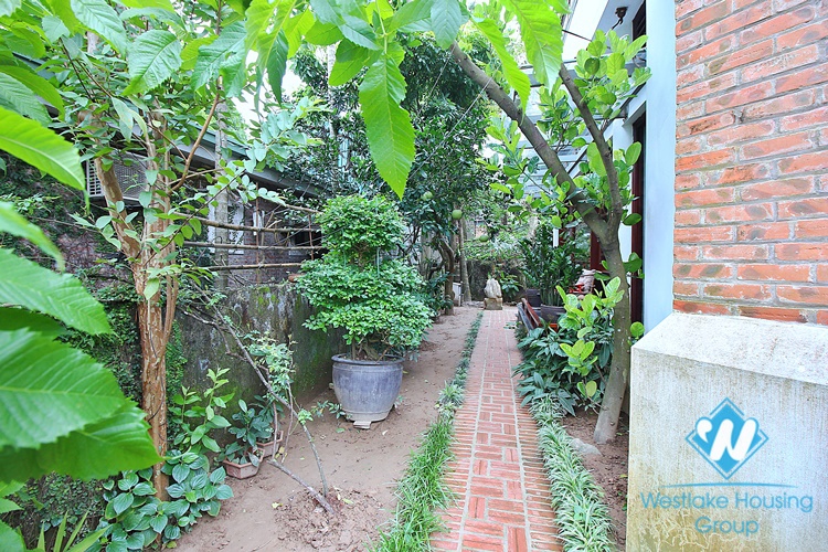 Green house with huge garden for rent in Tay Ho, Ha Noi