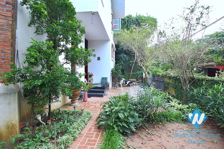 Green house with huge garden for rent in Tay Ho, Ha Noi