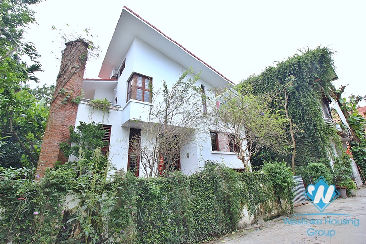 Green house with huge garden for rent in Tay Ho, Ha Noi
