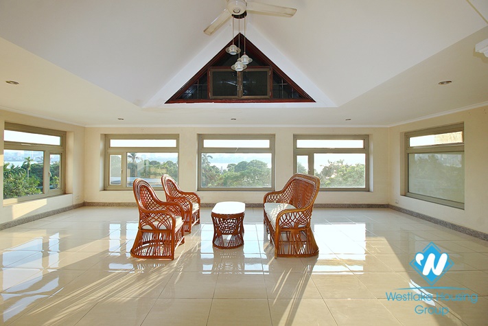 Cosy house with 4 bedrooms and 2 bathrooms and view to the lake for rent in Tay Ho, Hanoi