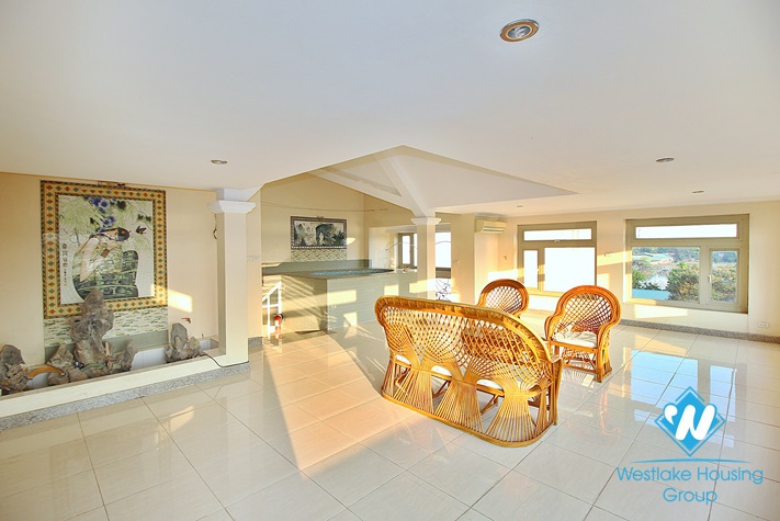 Cosy house with 4 bedrooms and 2 bathrooms and view to the lake for rent in Tay Ho, Hanoi