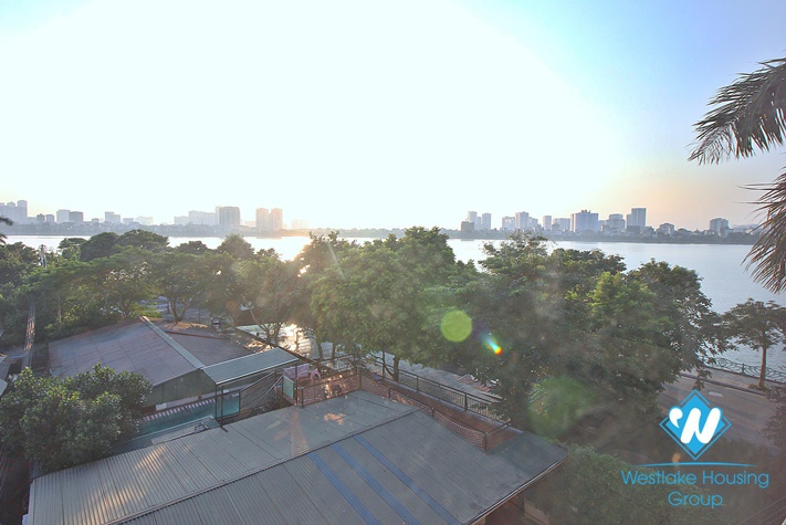 Cosy house with 4 bedrooms and 2 bathrooms and view to the lake for rent in Tay Ho, Hanoi