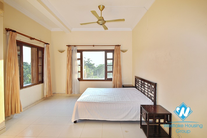 Cosy house with 4 bedrooms and 2 bathrooms and view to the lake for rent in Tay Ho, Hanoi