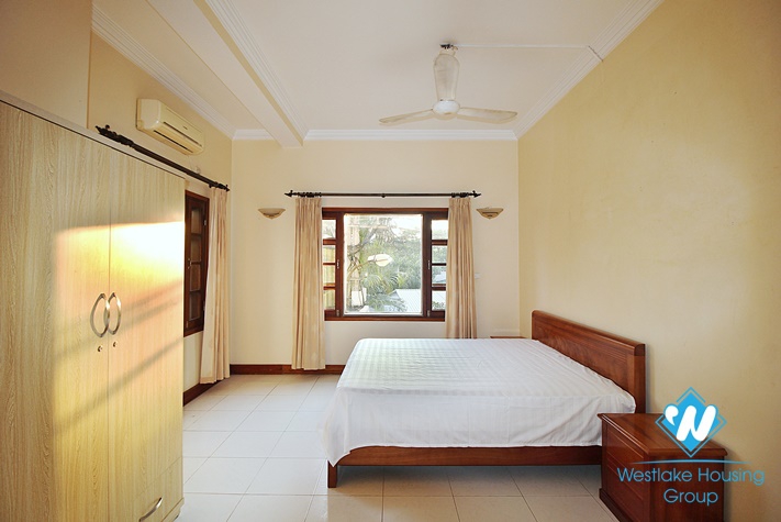 Cosy house with 4 bedrooms and 2 bathrooms and view to the lake for rent in Tay Ho, Hanoi