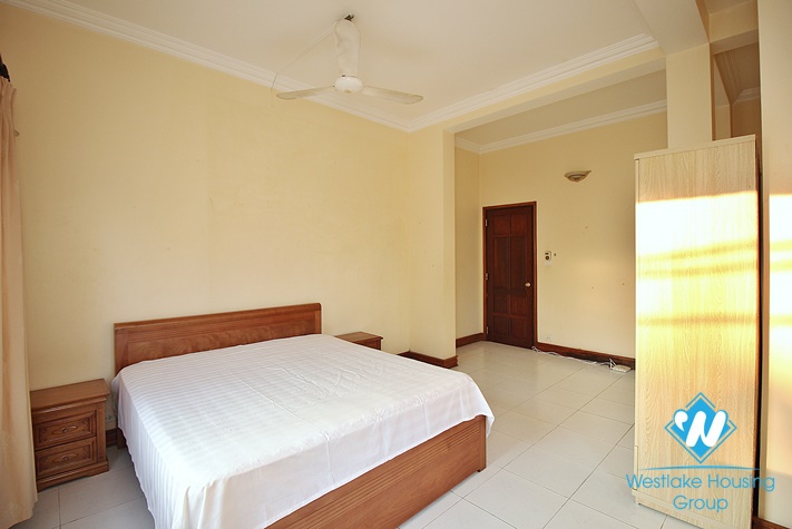 Cosy house with 4 bedrooms and 2 bathrooms and view to the lake for rent in Tay Ho, Hanoi