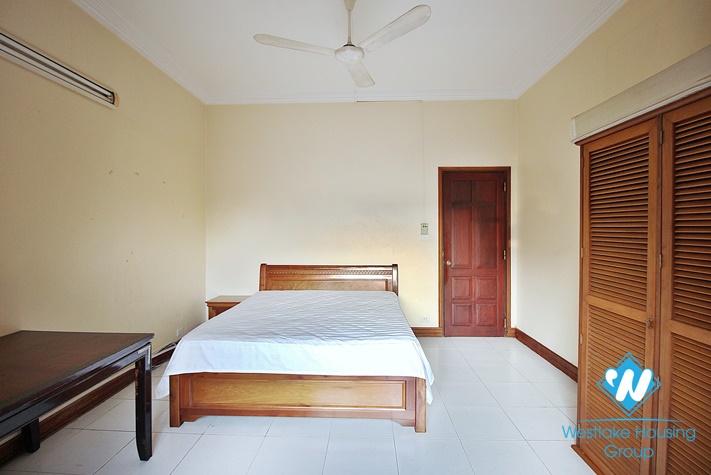 Cosy house with 4 bedrooms and 2 bathrooms and view to the lake for rent in Tay Ho, Hanoi