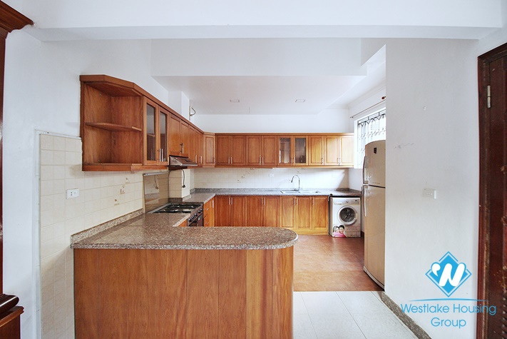 Cosy house with 4 bedrooms and 2 bathrooms and view to the lake for rent in Tay Ho, Hanoi