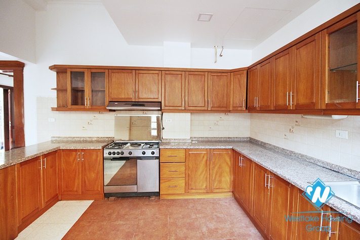 Cosy house with 4 bedrooms and 2 bathrooms and view to the lake for rent in Tay Ho, Hanoi