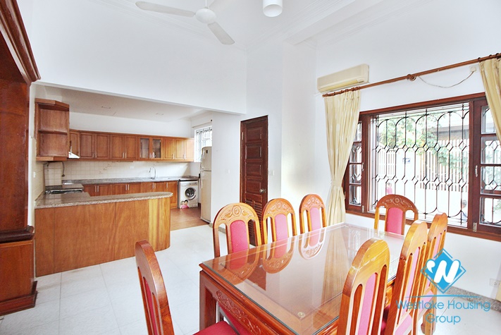 Cosy house with 4 bedrooms and 2 bathrooms and view to the lake for rent in Tay Ho, Hanoi