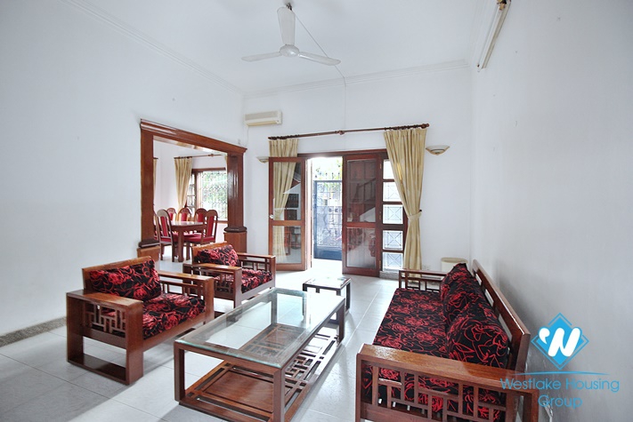 Cosy house with 4 bedrooms and 2 bathrooms and view to the lake for rent in Tay Ho, Hanoi