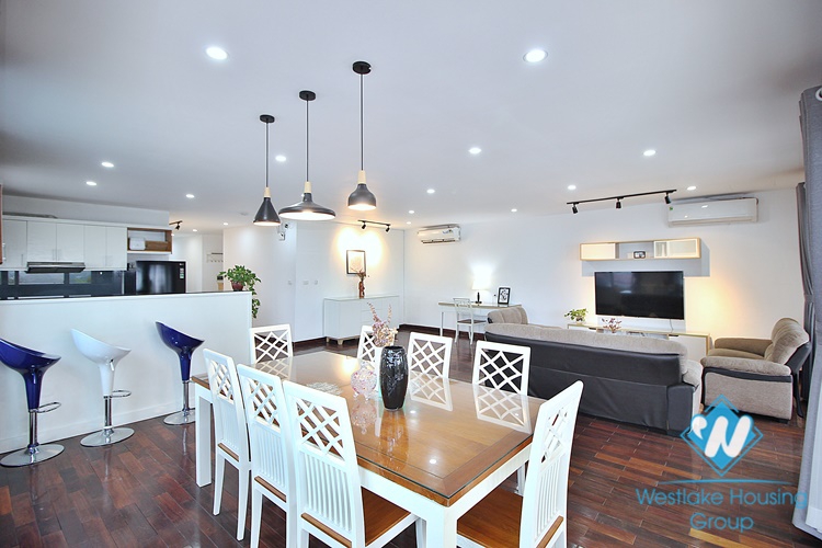 High quality apartment with 3 bedrooms, nice lake view for rent  in Quang An street, Westlake area