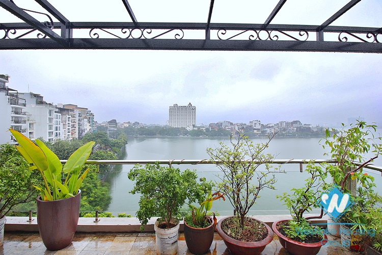 High quality apartment with 3 bedrooms, nice lake view for rent  in Quang An street, Westlake area