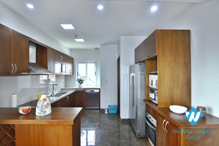 Newly and spacious 3 bedroom apartment for rent in Tay ho, Hanoi