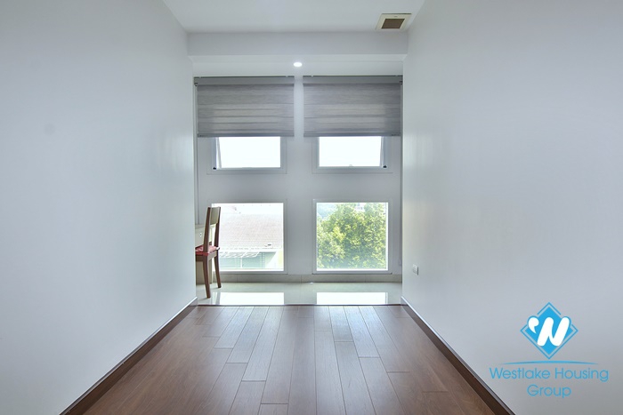 Newly and spacious 3 bedroom apartment for rent in Tay ho, Hanoi