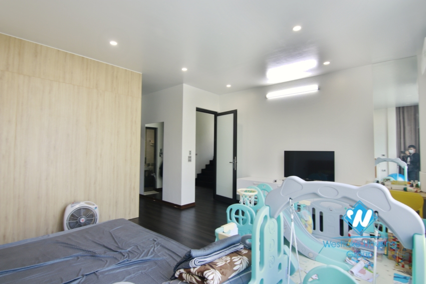 Modern villa for rent in Long Bien