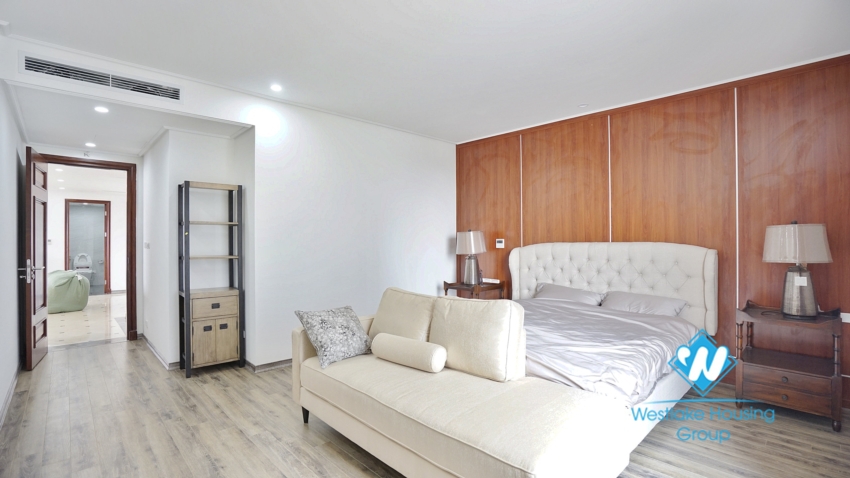 A nice and new 4 bedroom apartment for rent in Ba dinh, Ha noi