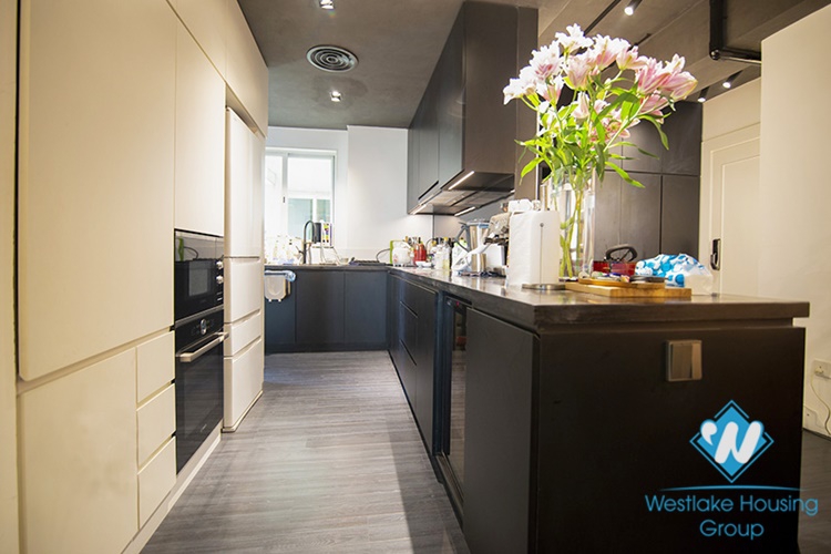 Lovely three bedrooms apartment for rent in E buidling, Ciputra