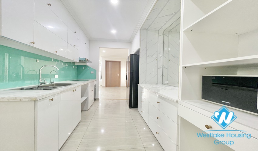 A new and modern 3 bedroom apartment for rent in Ciputra, Tay ho , Ha noi