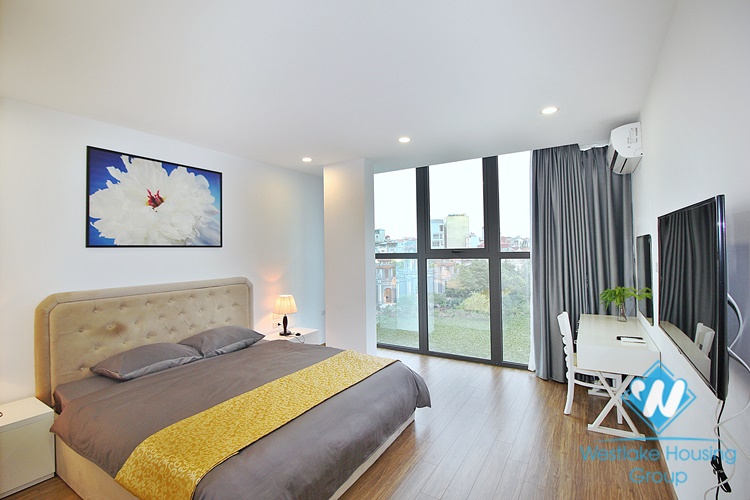 A pretty three bedrooms apartment for rent in Xuan Dieu st, Tay Ho