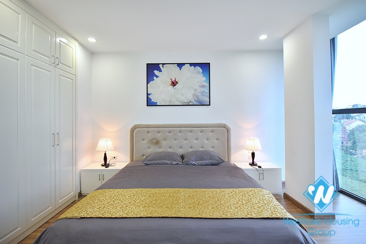 A pretty three bedrooms apartment for rent in Xuan Dieu st, Tay Ho
