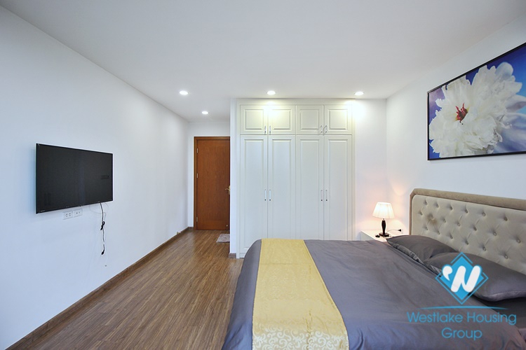 A pretty three bedrooms apartment for rent in Xuan Dieu st, Tay Ho
