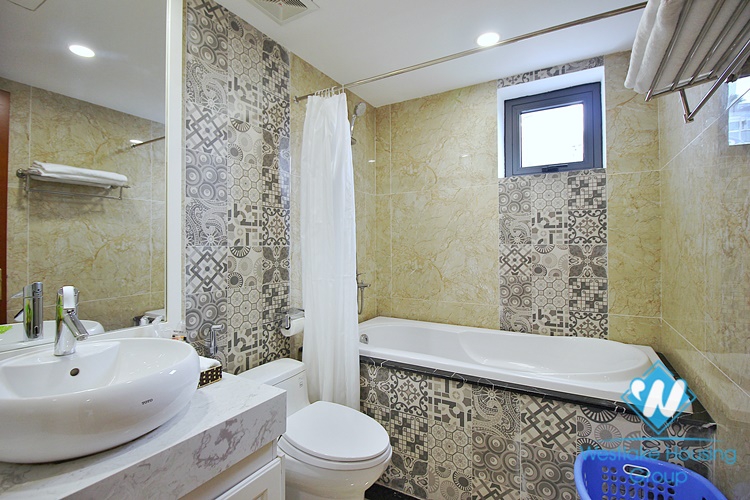 A pretty three bedrooms apartment for rent in Xuan Dieu st, Tay Ho
