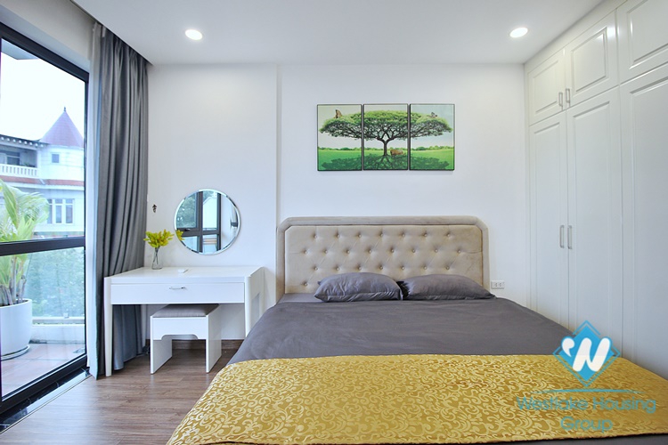 A pretty three bedrooms apartment for rent in Xuan Dieu st, Tay Ho
