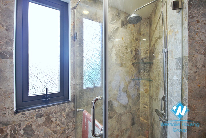 Lake view one bedroom apartment for rent in Vu Mien st