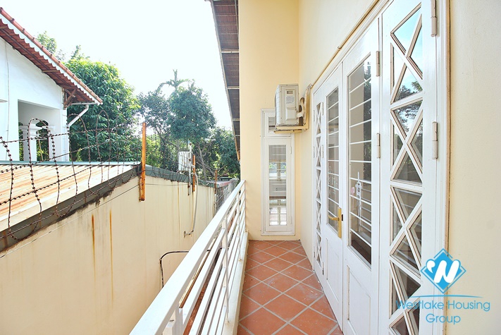 Beautiful garden house for rent in Au Co street, Tay Ho District, Ha Noi