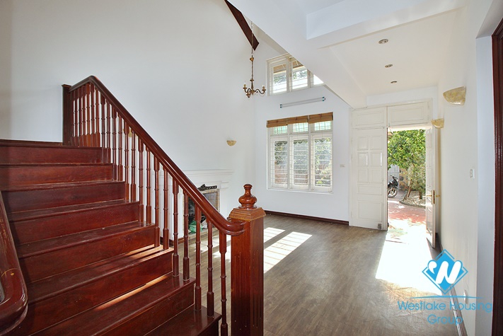 Beautiful garden house for rent in Au Co street, Tay Ho District, Ha Noi