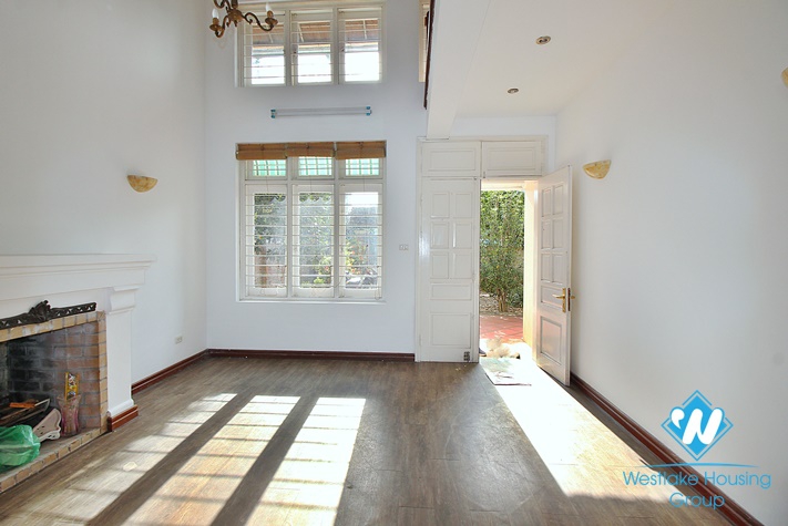 Beautiful garden house for rent in Au Co street, Tay Ho District, Ha Noi