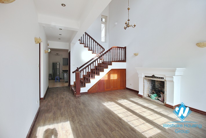 Beautiful garden house for rent in Au Co street, Tay Ho District, Ha Noi