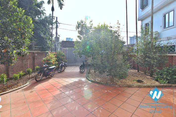 Beautiful garden house for rent in Au Co street, Tay Ho District, Ha Noi