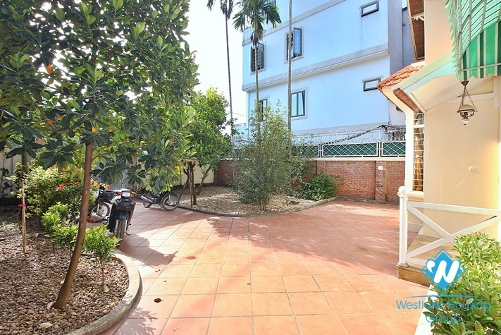 Beautiful garden house for rent in Au Co street, Tay Ho District, Ha Noi