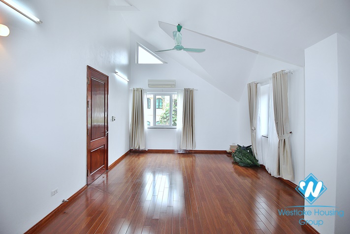 A cozy five bedrooms house for rent in Dang Thai Mai area, Tay Ho