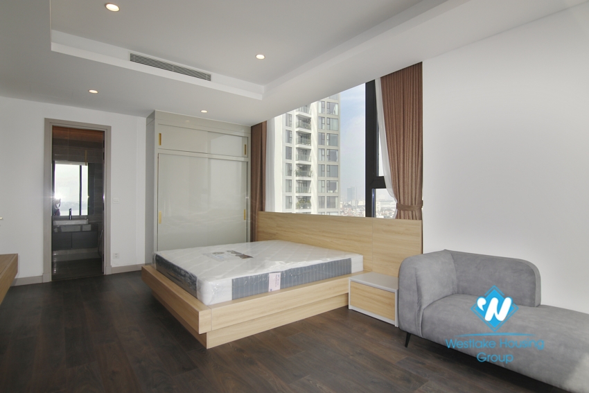 Three bedroom lake view apartment for rent in Sun Grand City Thuy Khue.