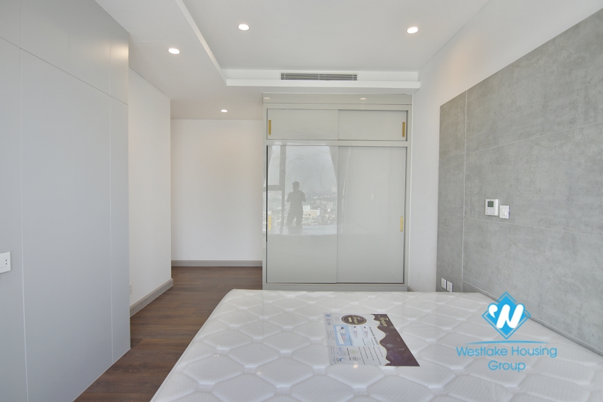 Three bedroom lake view apartment for rent in Sun Grand City Thuy Khue.