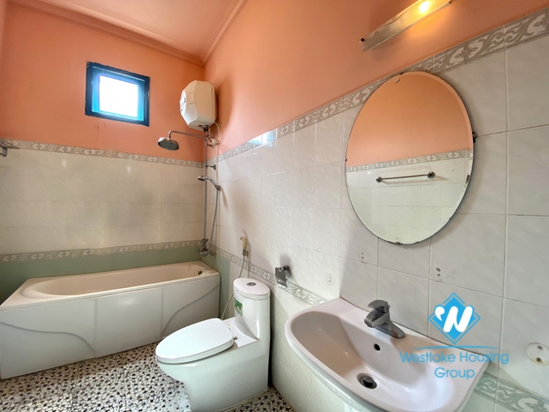 Green 3 beds house with front-yard for rent in Tu Hoa area, Tay Ho