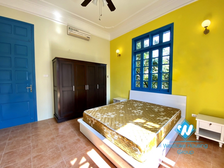Green 3 beds house with front-yard for rent in Tu Hoa area, Tay Ho