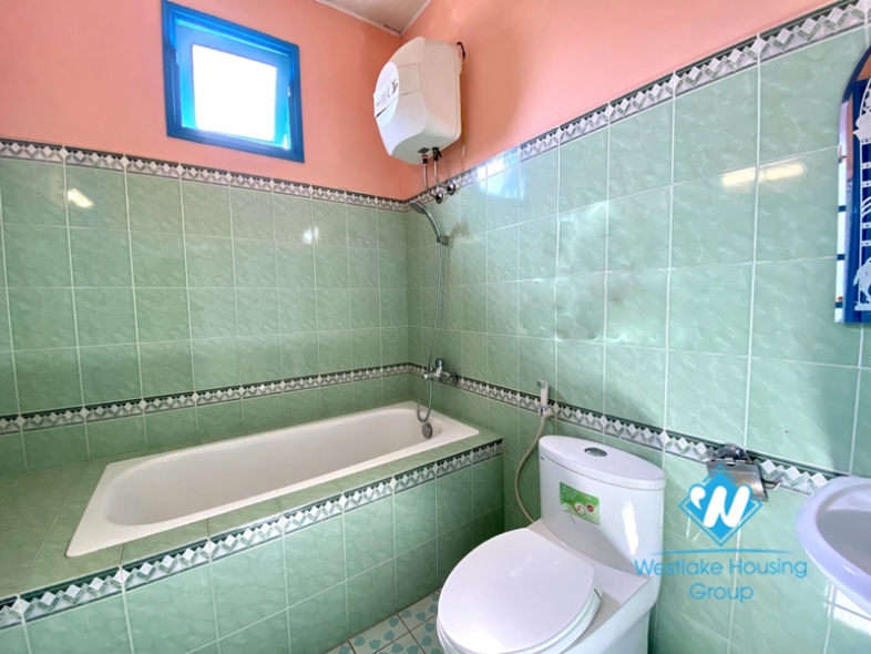 Green 3 beds house with front-yard for rent in Tu Hoa area, Tay Ho