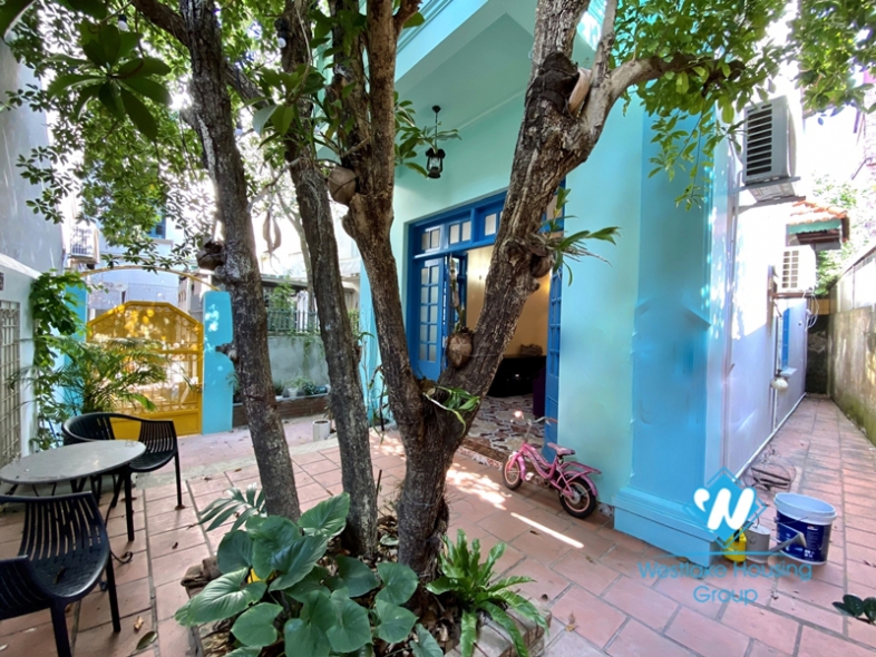 Green 3 beds house with front-yard for rent in Tu Hoa area, Tay Ho
