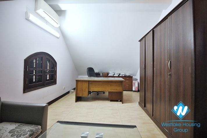 Big house with nice courtyard for rent in Tay Ho District 