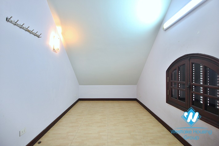 Big house with nice courtyard for rent in Tay Ho District 