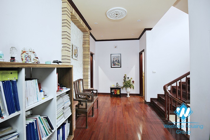 Big house with nice courtyard for rent in Tay Ho District 