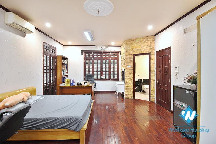 Big house with nice courtyard for rent in Tay Ho District 