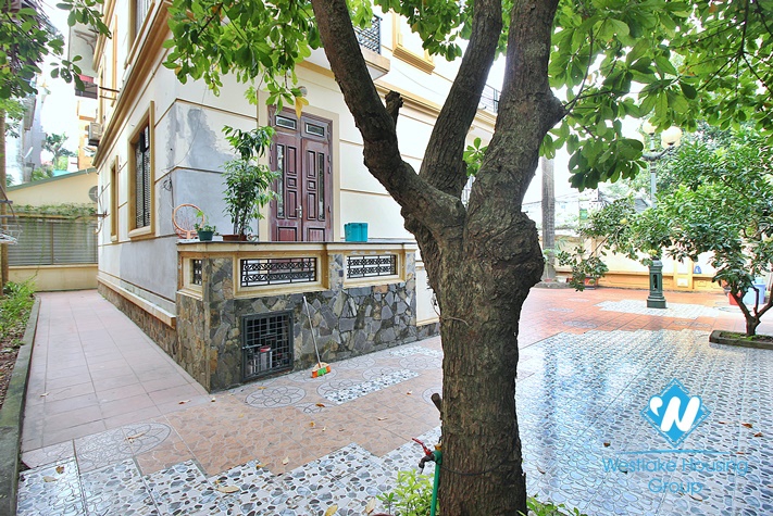 Big house with nice courtyard for rent in Tay Ho District 