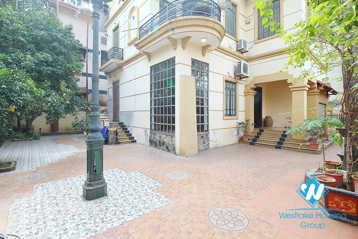 Big house with nice courtyard for rent in Tay Ho District 