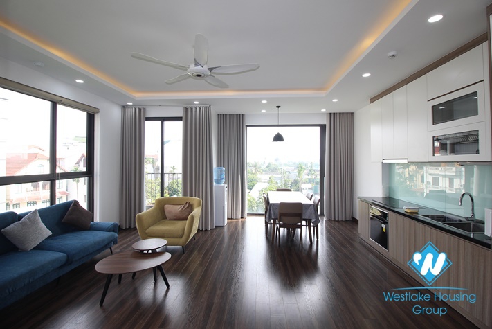 Modern spacious 2-bedroom apartment on Au Co