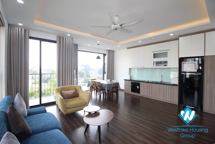 Modern spacious 2-bedroom apartment on Au Co